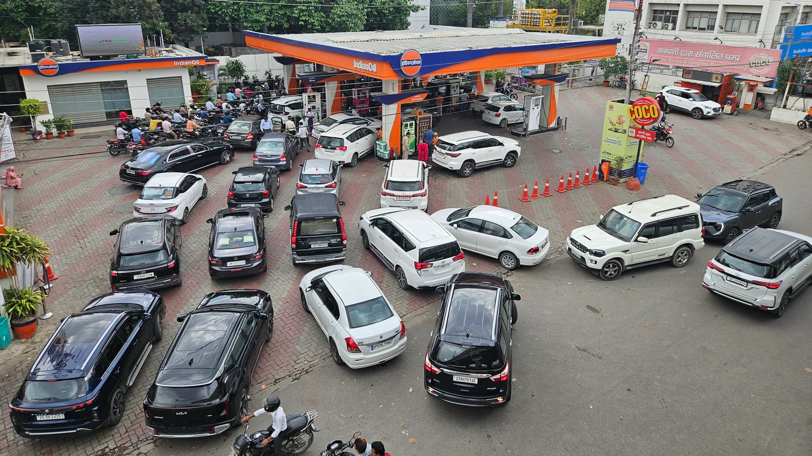 Maharashtra restricts bulk fuel purchase at petrol pumps, caps diesel sale at 200 litres per day | Mumbai News